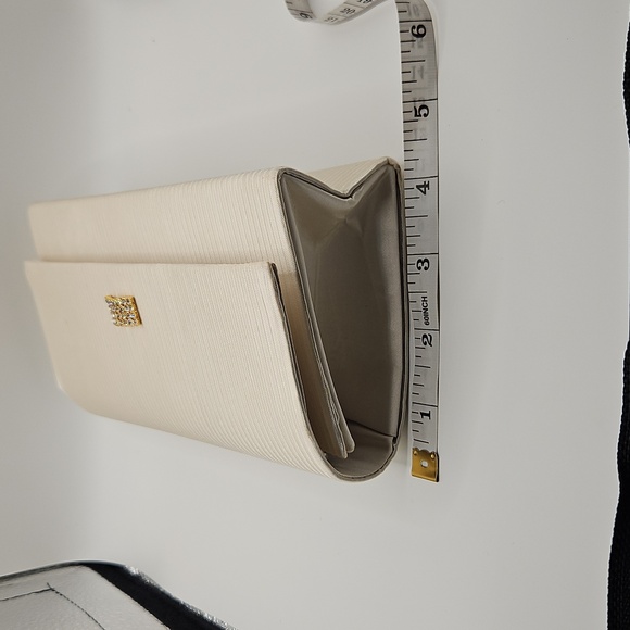 Vintage Bechamel Crossbody Cluch - Picture 11 of 12